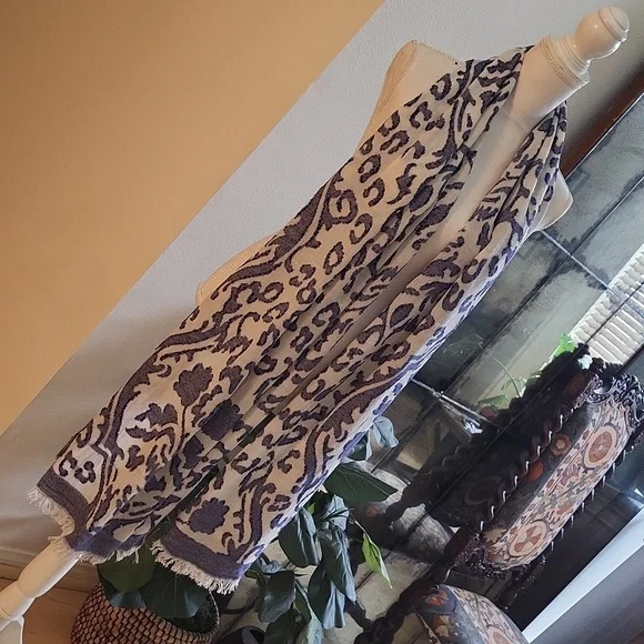 Blue & White Cotton Scarf Wrap Shawl Frayed - Picture 1 of 6